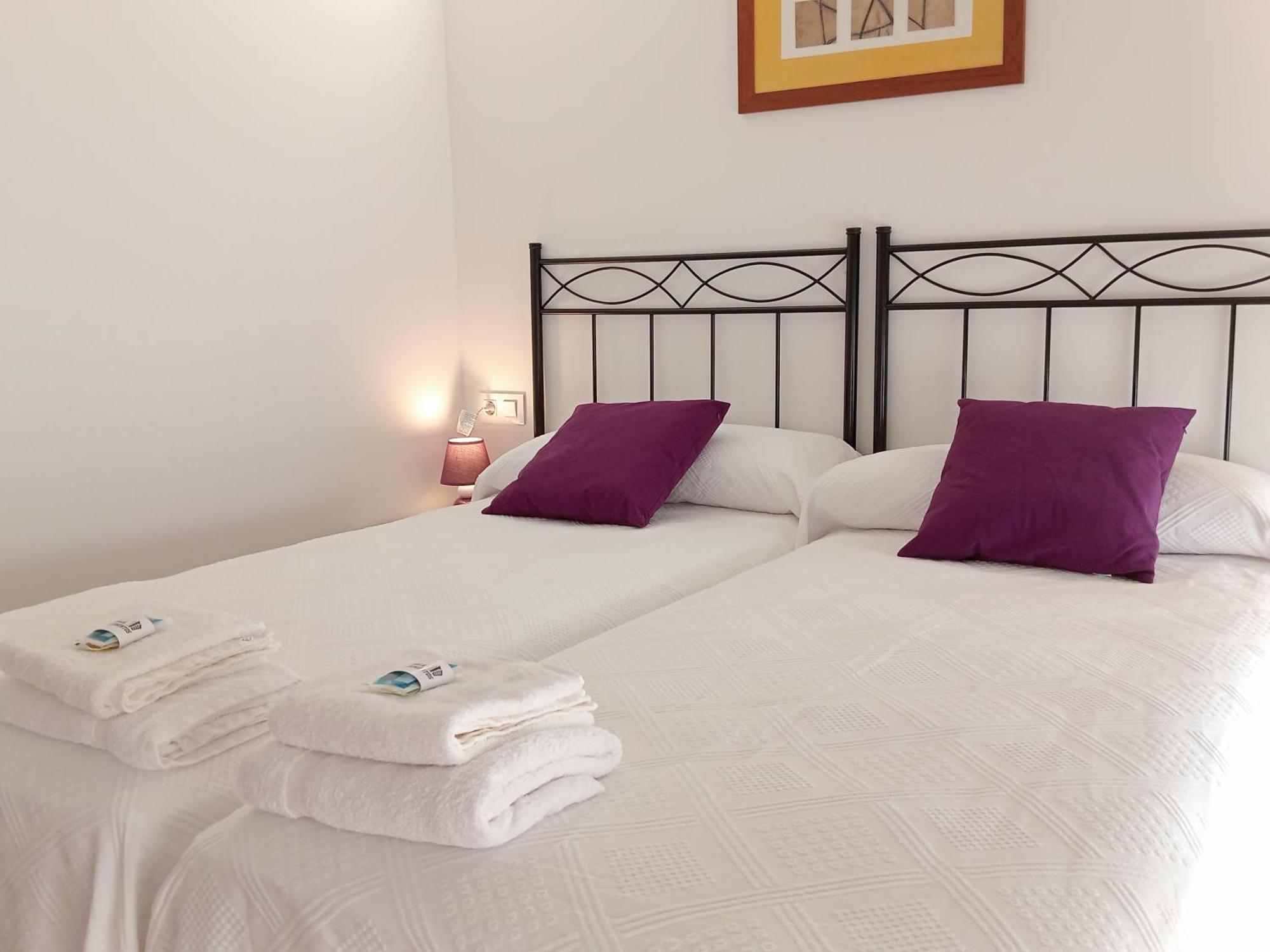 Apartamentos La Piedra En Pleno Centro Historico Con Dos Dormitorios Y Dos Banos Najera Ngoại thất bức ảnh