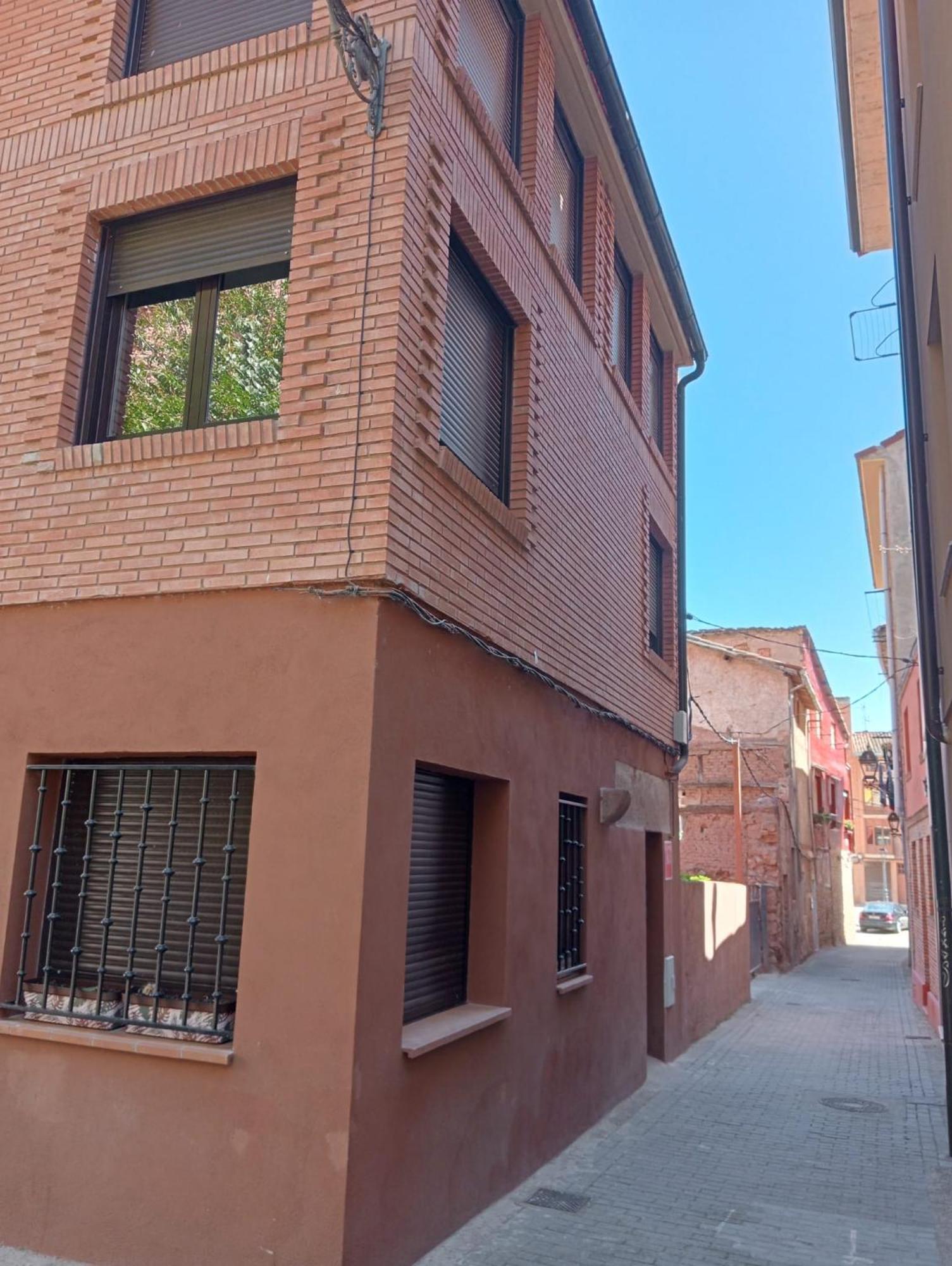 Apartamentos La Piedra En Pleno Centro Historico Con Dos Dormitorios Y Dos Banos Najera Ngoại thất bức ảnh