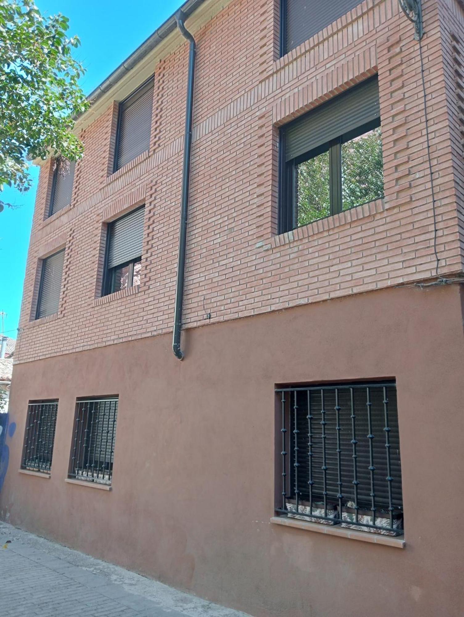 Apartamentos La Piedra En Pleno Centro Historico Con Dos Dormitorios Y Dos Banos Najera Ngoại thất bức ảnh